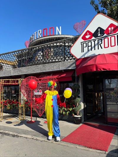 1Patroon Cafe & Restaurant - Restoran